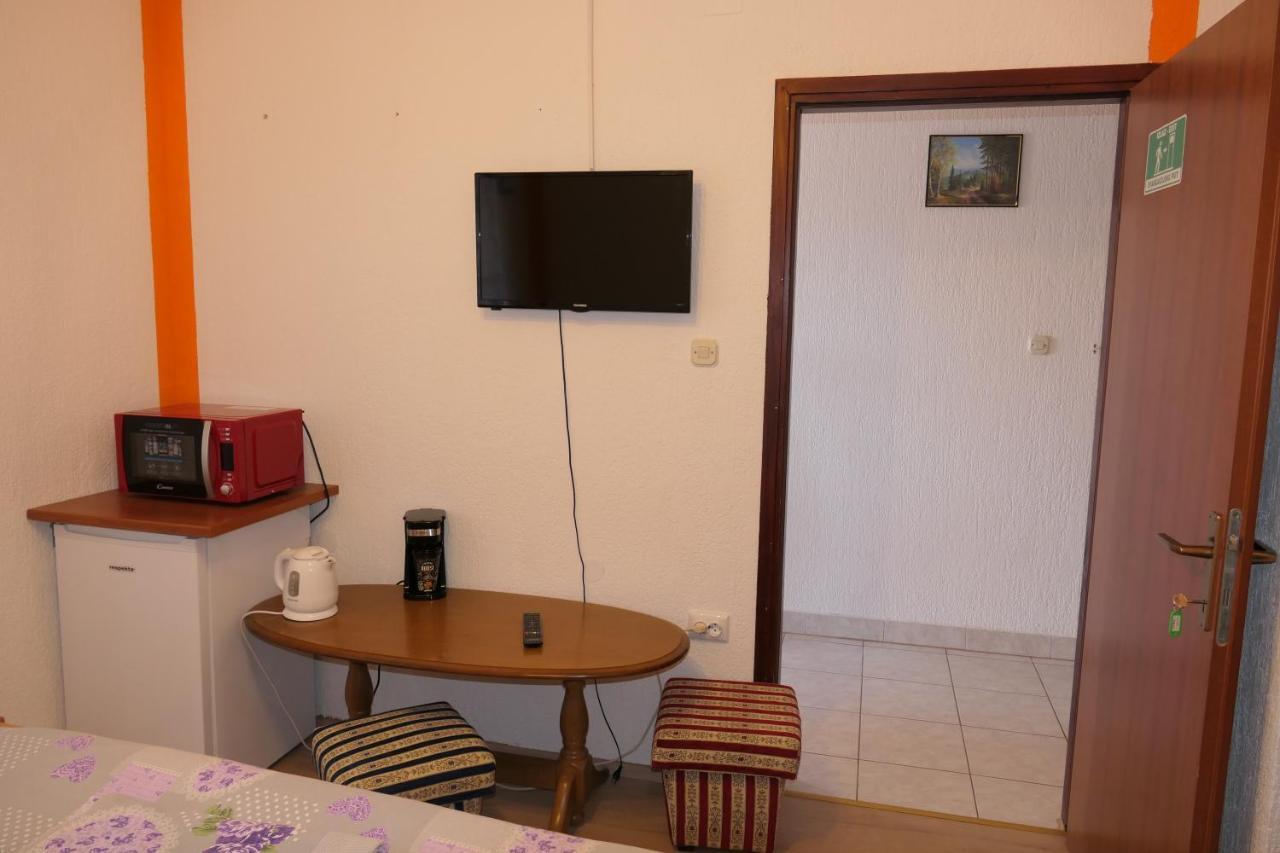 Apartments And Rooms Juki Senj  Exterior foto